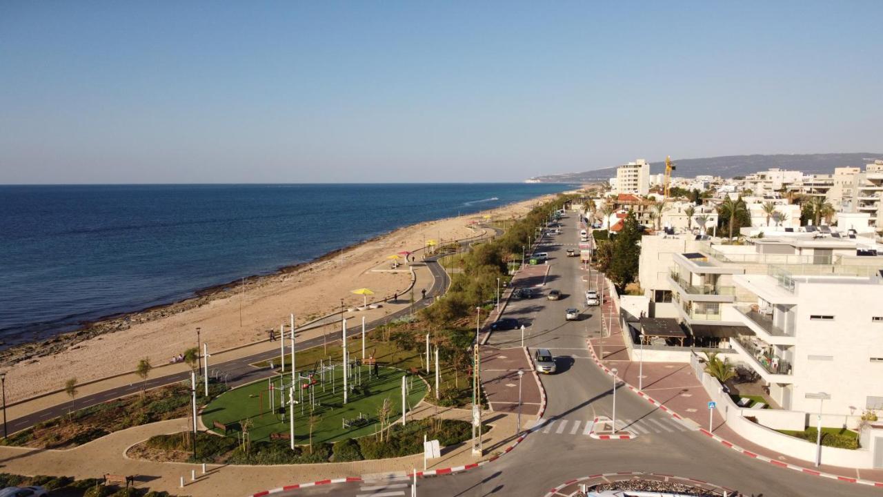 Breezot Yam Hotel Нахария Екстериор снимка