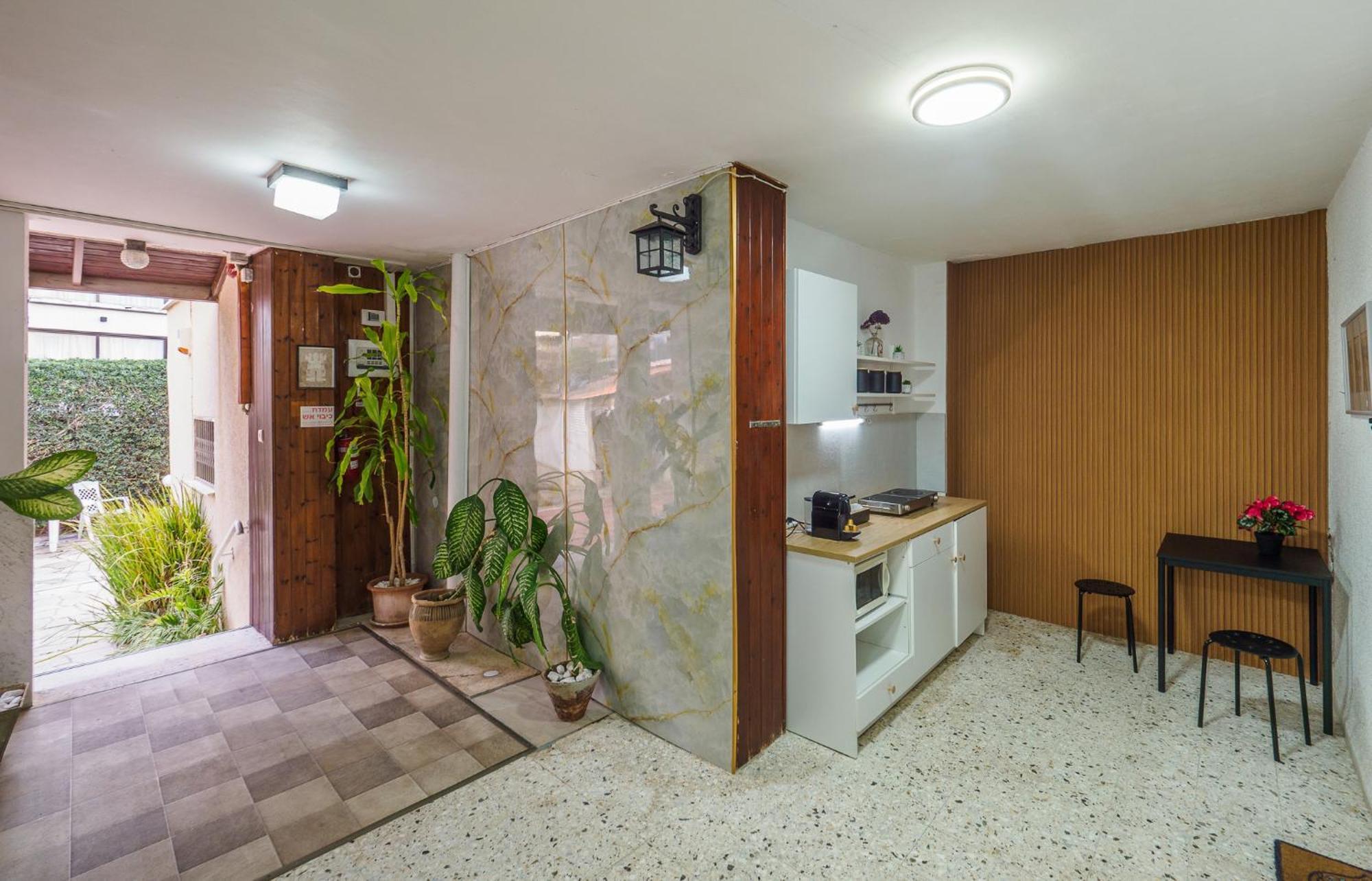 Breezot Yam Hotel Нахария Екстериор снимка