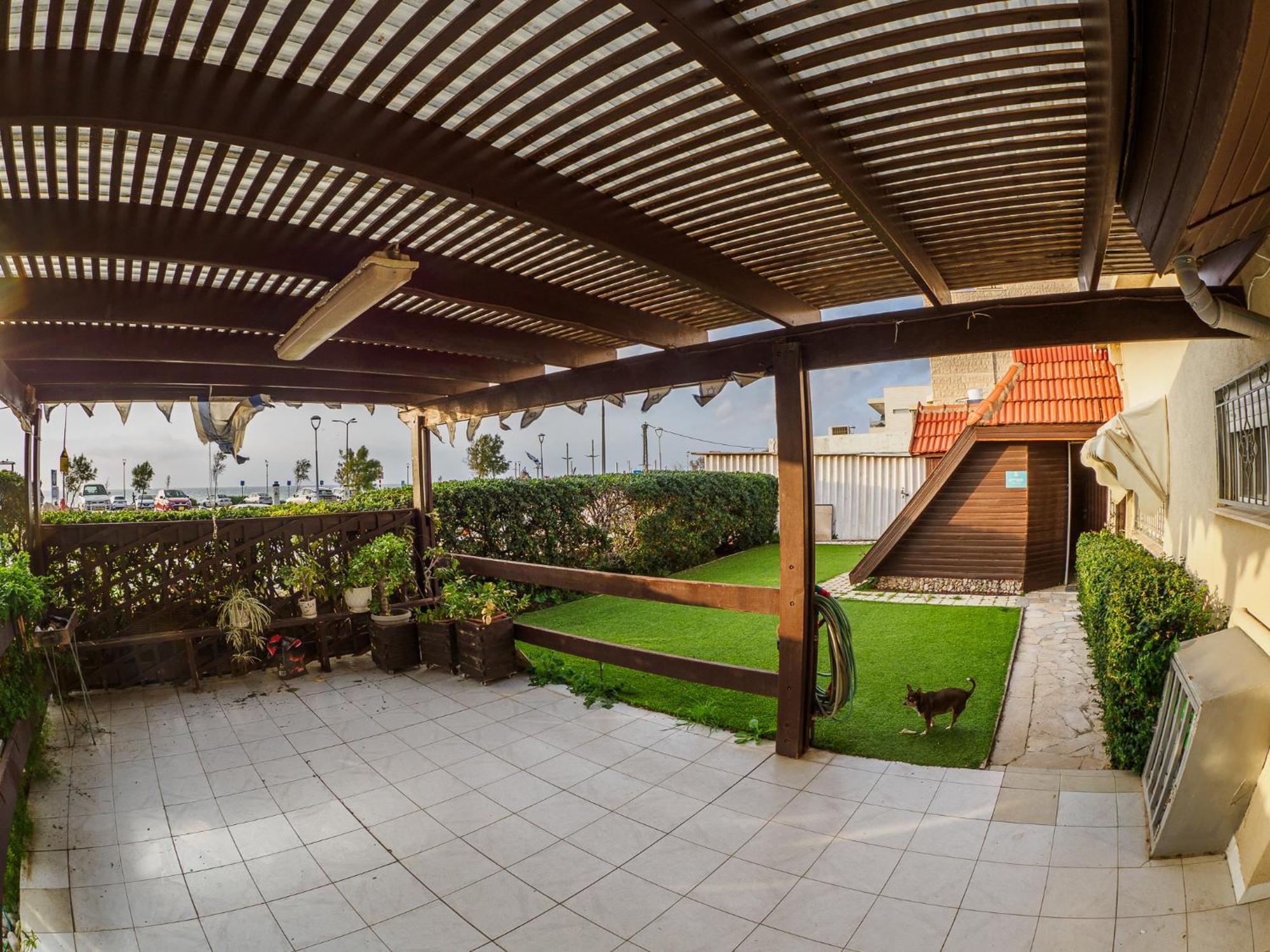 Breezot Yam Hotel Нахария Екстериор снимка
