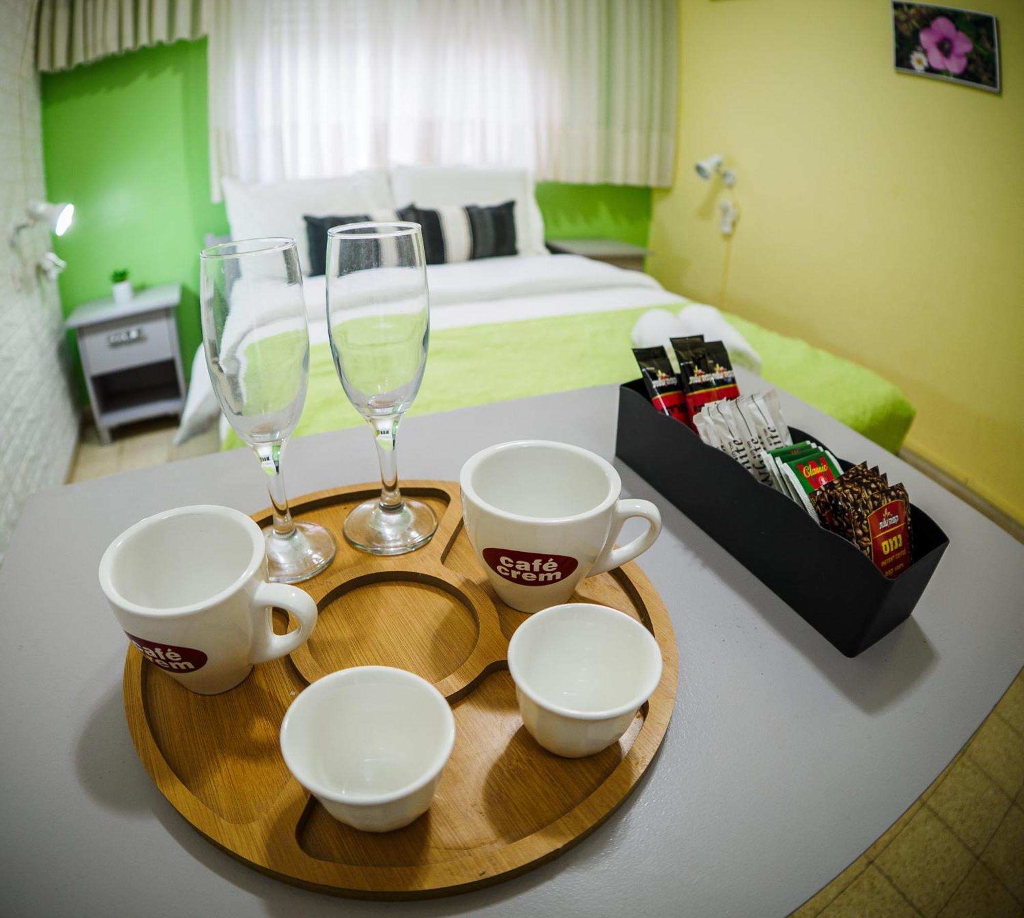 Breezot Yam Hotel Нахария Екстериор снимка
